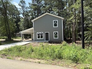 Building Photo - 305 Post Oak Dr
