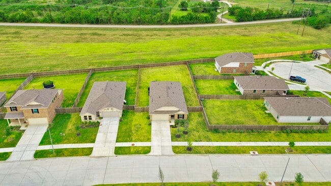 Building Photo - 9931 Cliffside Rdg