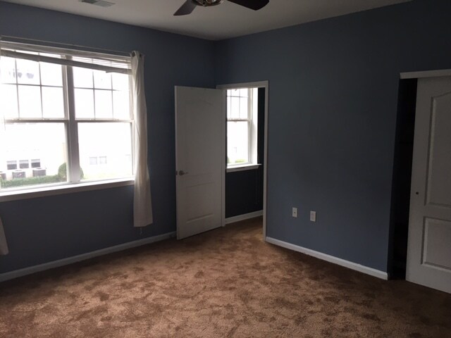 Building Photo - 932 Southmoor Dr