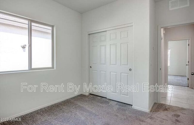 Building Photo - 18354 N Buckhorn Trail