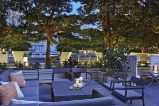 Building Photo - 481 Brickell Ave