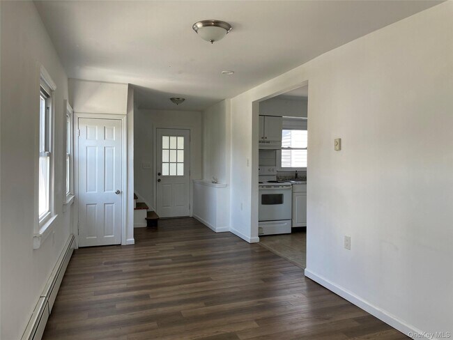 Building Photo - 10 Mckinley