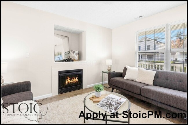 Building Photo - 1860 Meadowlawn Dr