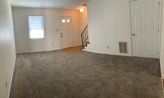 Building Photo - 215 Gum Hollow Rd