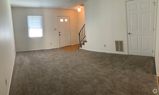 Building Photo - 215 Gum Hollow Rd