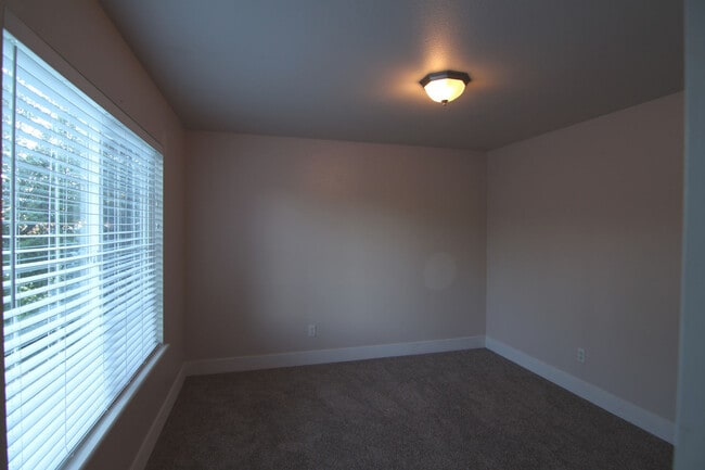 Building Photo - 3BR 2BA Contemporary Living - Meridian