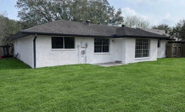 Building Photo - 10322 Sageburrow Dr