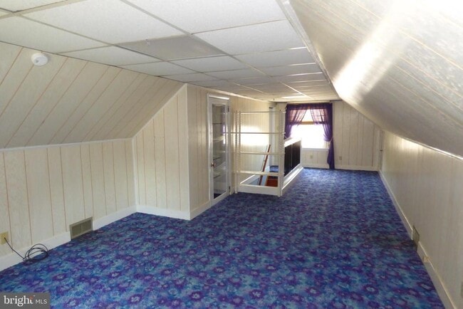 Building Photo - 430 Moul Ave