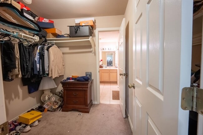 Building Photo - 7521 Country Club Dr