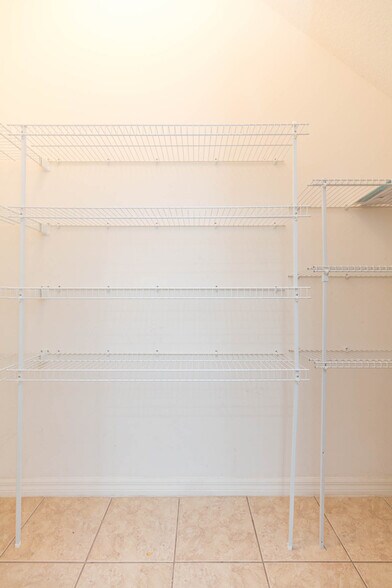Walk in pantry - 18135 Nassau Point Dr