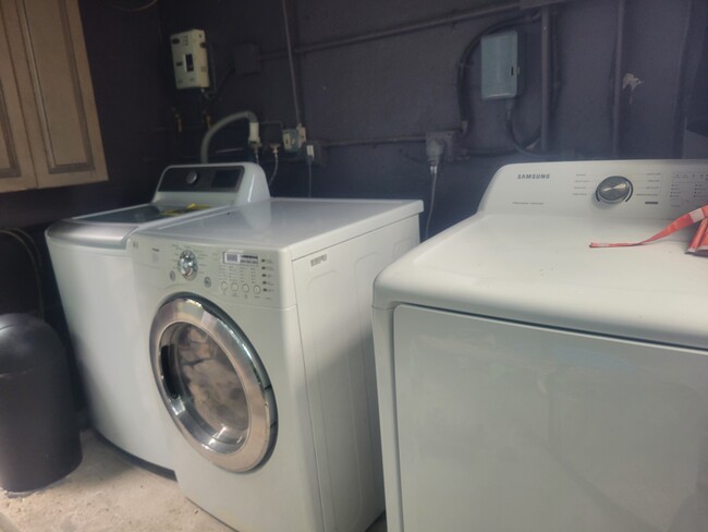 washer 7 TWO DRYERS - 3600 N Bay Homes Dr