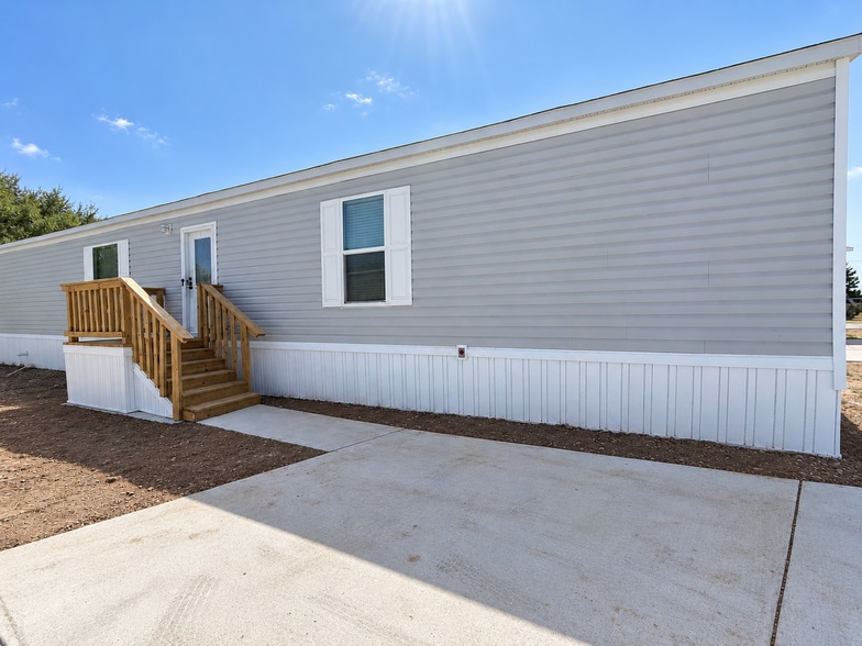 Building Photo - 129 Paramount Dr