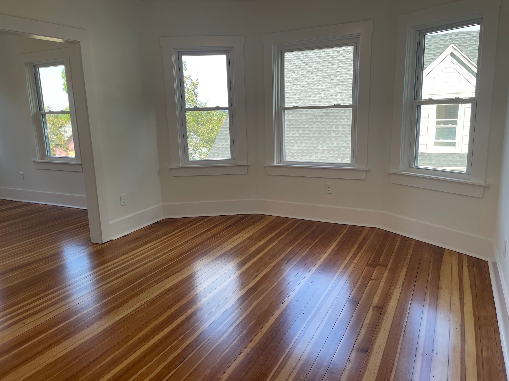 Building Photo - 85 Larch St