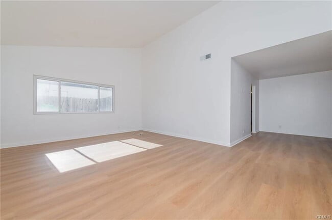 Building Photo - 1817 N Symphony St