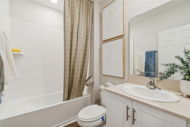 Building Photo - 601 Ambleside Dr