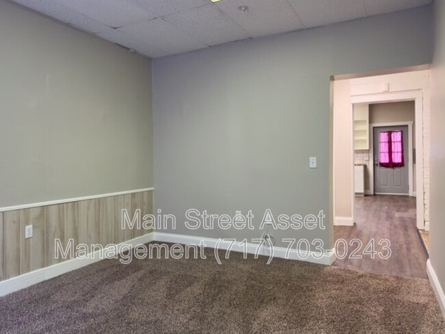 Building Photo - 100 S Front St