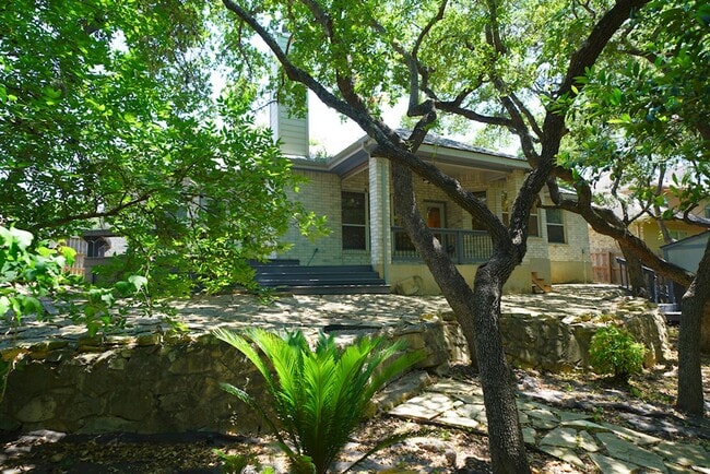 Building Photo - Beautifully Updated Home in Olympia Hills ...