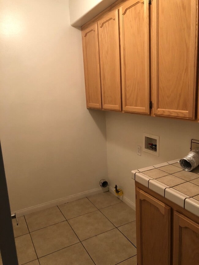 Building Photo - Adorable 3 bedroom Hesperia home!