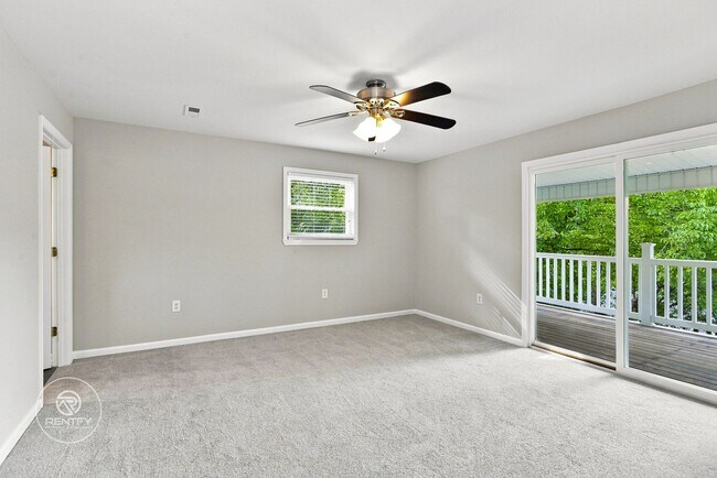 Building Photo - 7088 Wateredge Dr