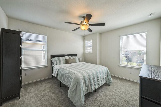 Building Photo - 1127 Aronia Ln