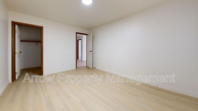 Building Photo - 203 E Arbor Ave