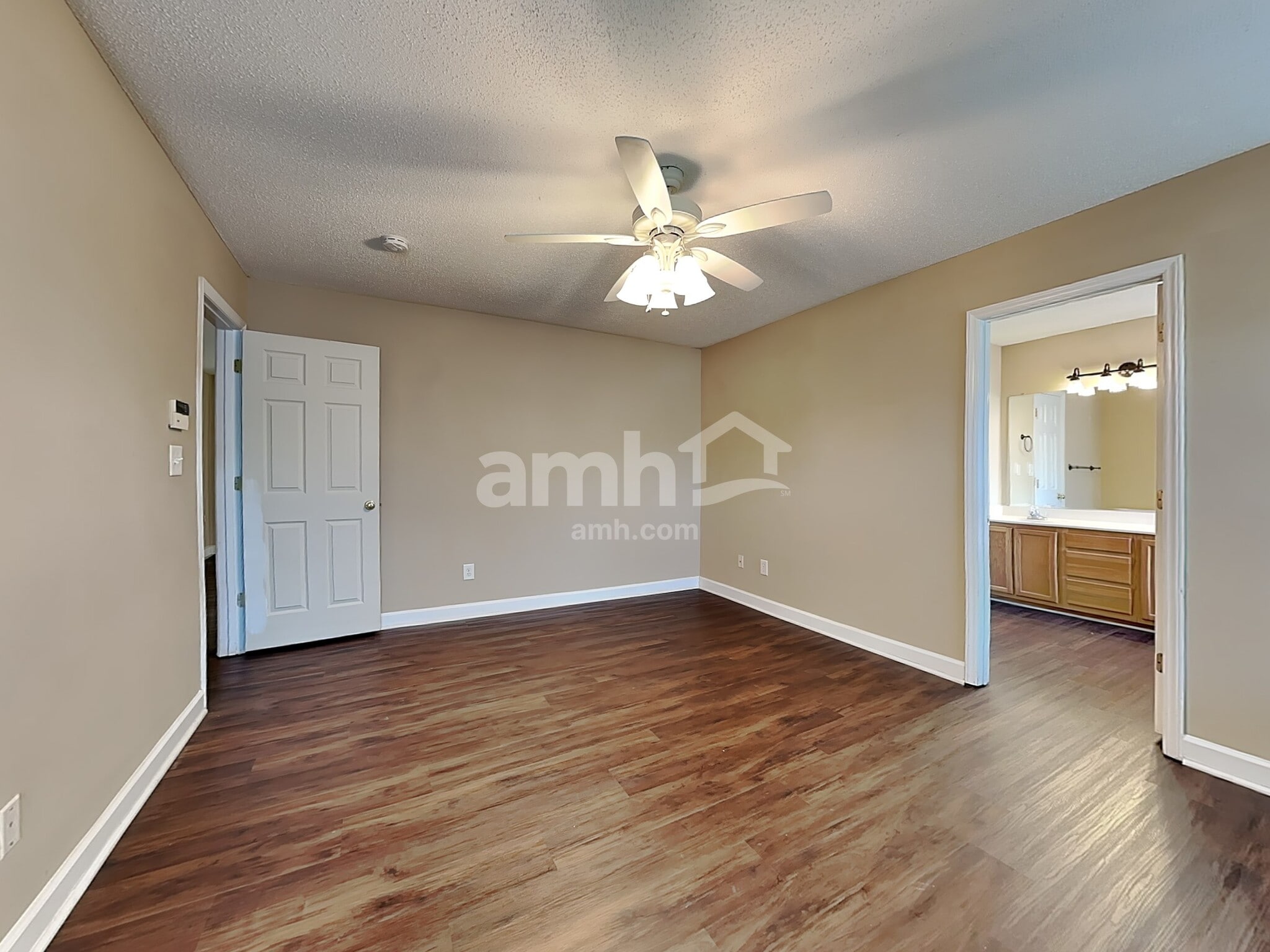 Building Photo - 125 Fiddlers Run Ct