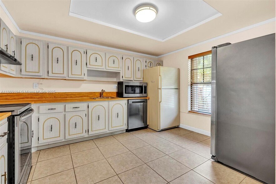 Building Photo - 2605 SW 73rd Way