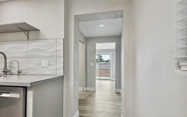 Building Photo - Central Tempe 3br