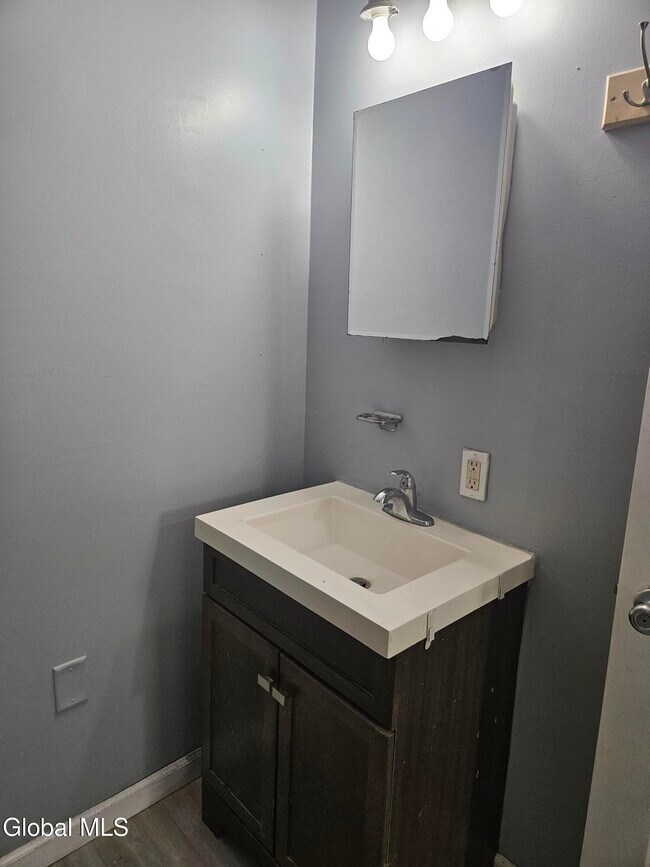 Building Photo - 38 Main St