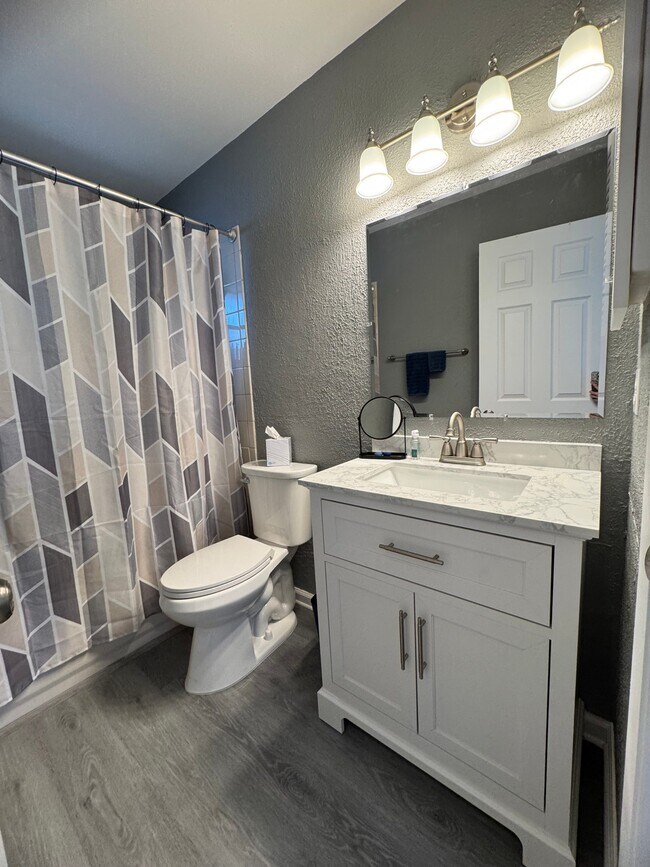 Building Photo - 5064 Springwood Rd