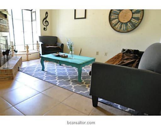 Building Photo - 2820 Forest Bend Dr