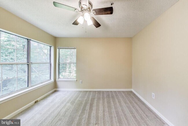 Building Photo - 918 Westhaven Dr