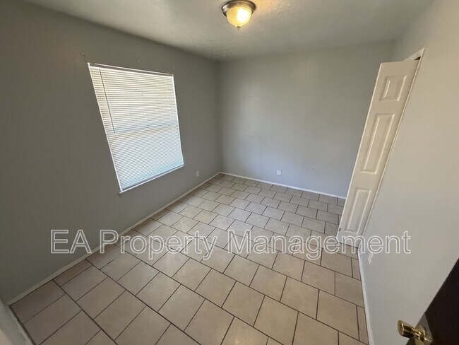 Building Photo - 117 40th St NW