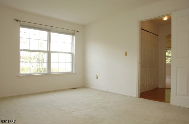 Building Photo - 65 Wildflower Ln