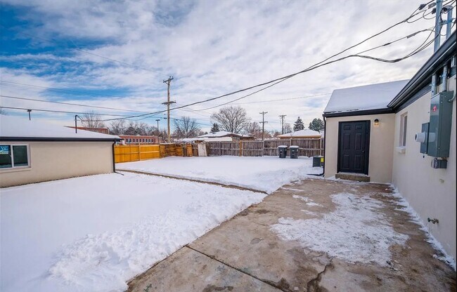 Building Photo - 3240 Dexter St