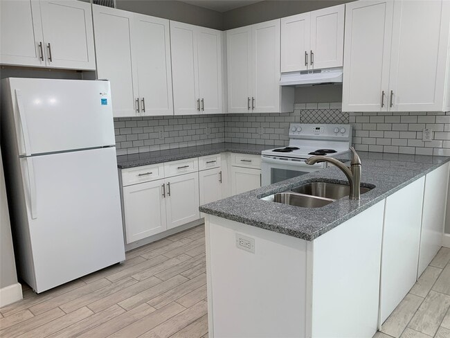 Building Photo - 4221 Alvin St