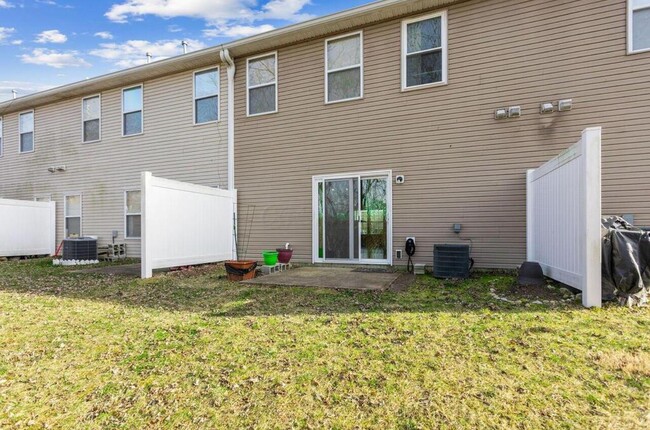 Building Photo - 408 Fuller's Cir