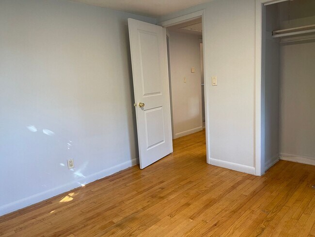 Building Photo - **100 SICARD ST** Basement+Driveway+Off-Street Parking+Free Washer/Dryer+Deck+Backyard