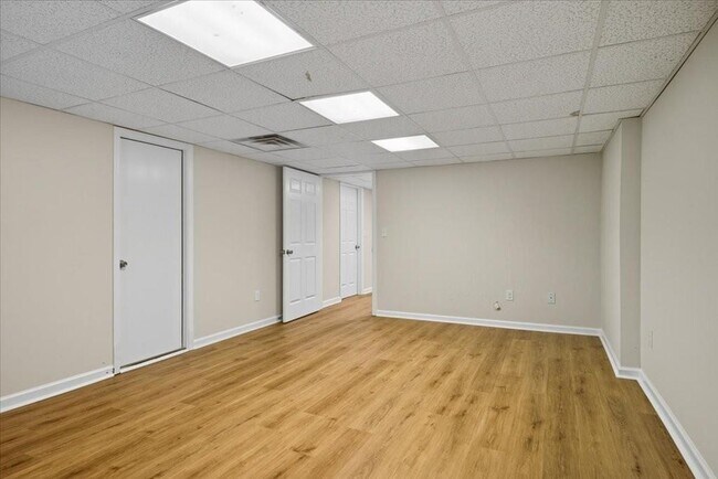 Building Photo - 4201 Autumn Lake Dr