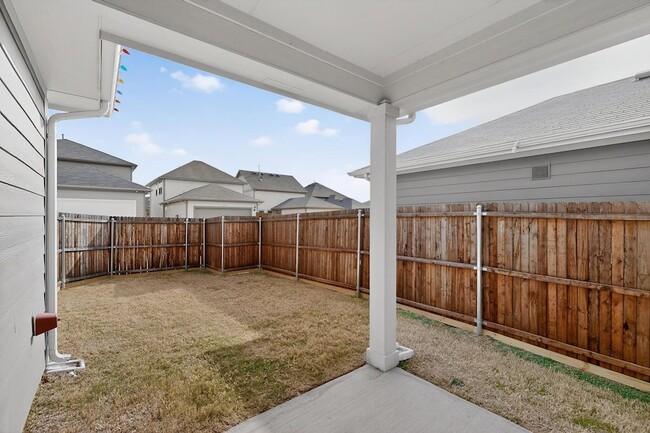 Building Photo - 2927 Brittlebush Dr