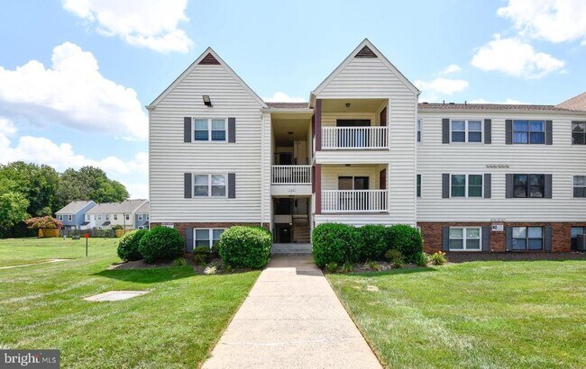 Building Photo - 102 Chesterfield Ln