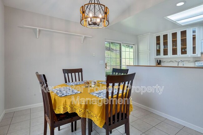 Building Photo - 5456 Oak Leaf Cir