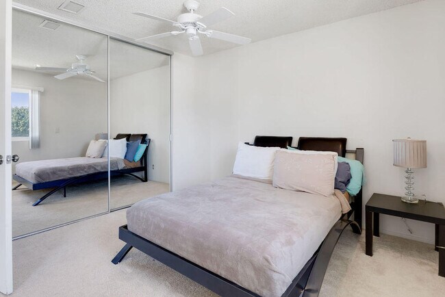 Building Photo - 48728 Desert Flower Dr