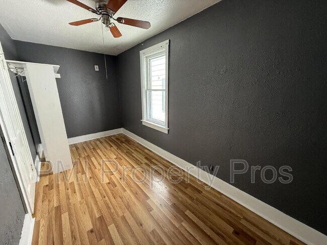 Building Photo - 2630 N 24th St