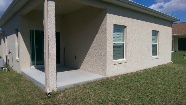 Building Photo - 3 bed, 2 bath 2 car garage