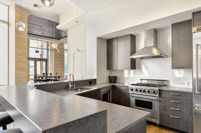 Building Photo - Open view from 8th Floor at Washington Squ...