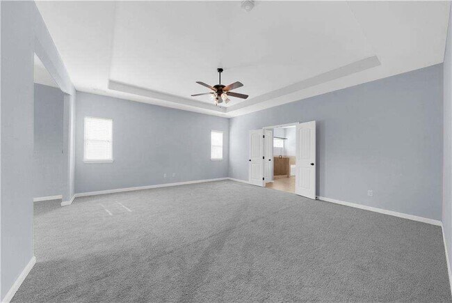 Building Photo - 5435 Mirror Lake Dr