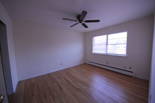 Building Photo - 10 McKinley Ave