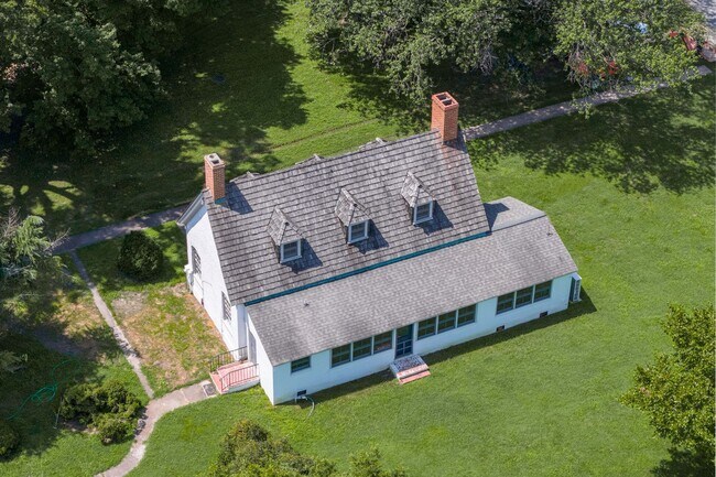 Building Photo - UNIQUE OFFERING-HISTORIC CAPE COD ON URBAN...