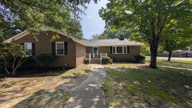 Building Photo - 2622 Kingston Dr